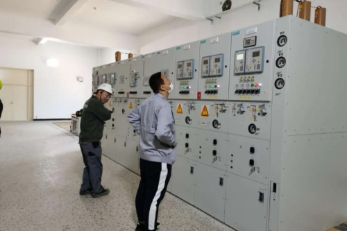 哈爾濱地鐵2號(hào)線(xiàn)哈北66KV變電站順利安全送電?。?>
                                </div>
                                                                <div style=